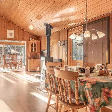 Сasa de vacaciones Lovely In Scenic Surroundings Only 300 Meters From The Fjord
