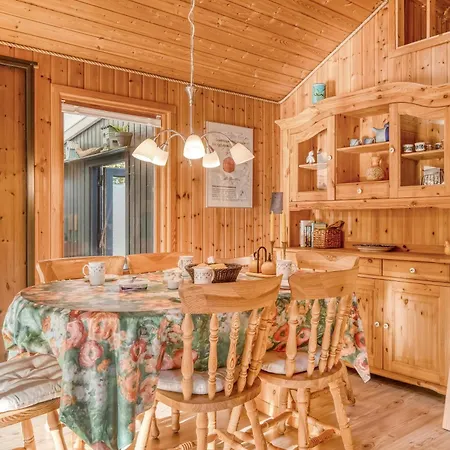 Сasa de vacaciones Lovely In Scenic Surroundings Only 300 Meters From The Fjord