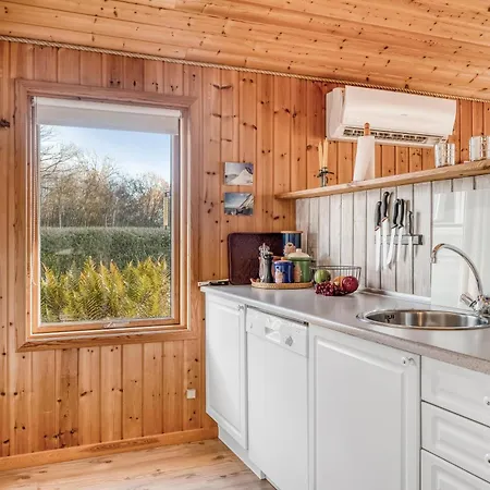 Сasa de vacaciones Lovely In Scenic Surroundings Only 300 Meters From The Fjord