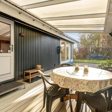 Сasa de vacaciones Lovely In Scenic Surroundings Only 300 Meters From The Fjord