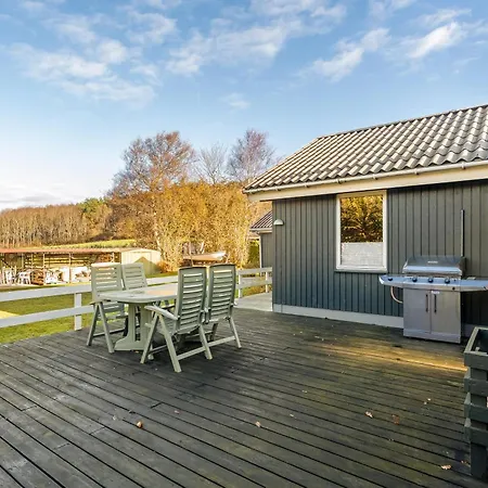 Сasa de vacaciones Lovely In Scenic Surroundings Only 300 Meters From The Fjord